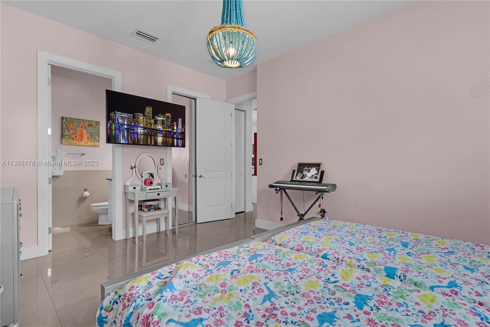 ROBERTS SUB - Residential Lease