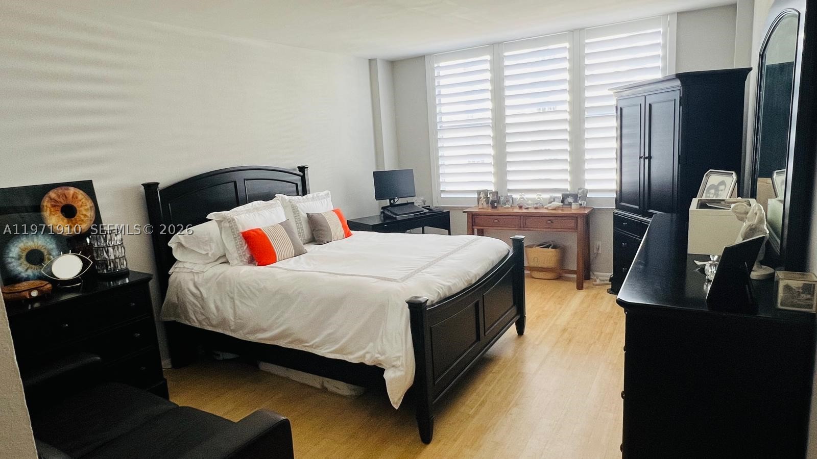 5600 CONDO - Residential