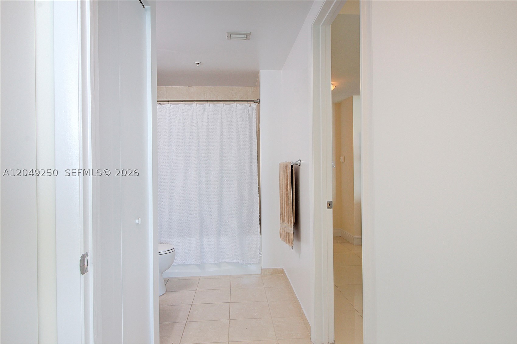 TERRAZAS RIVERPARK VILLAG - Residential Lease
