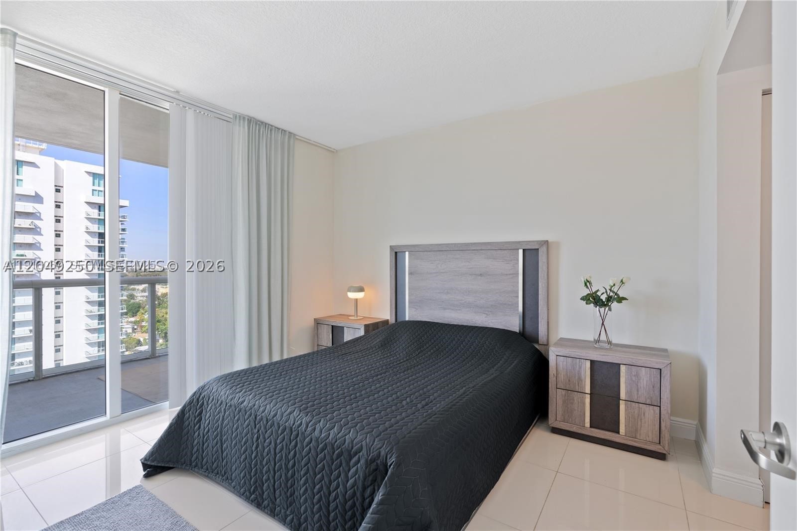 TERRAZAS RIVERPARK VILLAG - Residential Lease