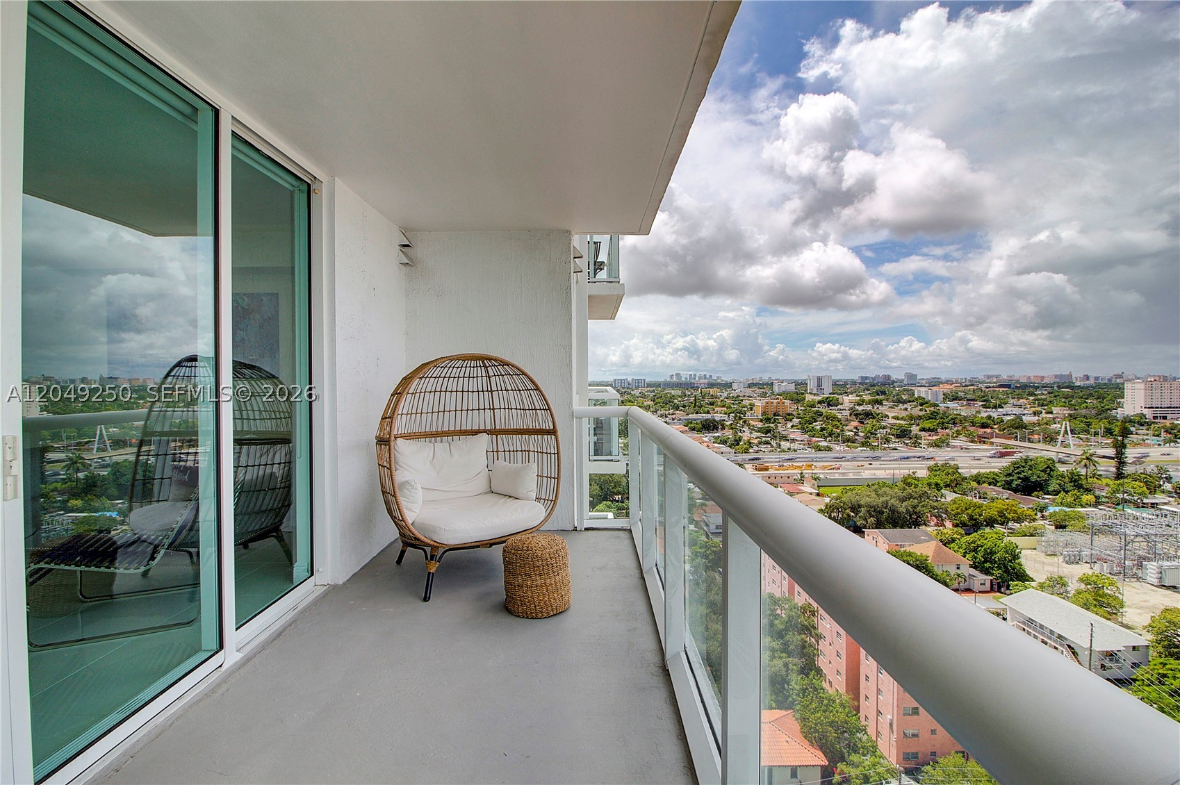 TERRAZAS RIVERPARK VILLAG - Residential Lease
