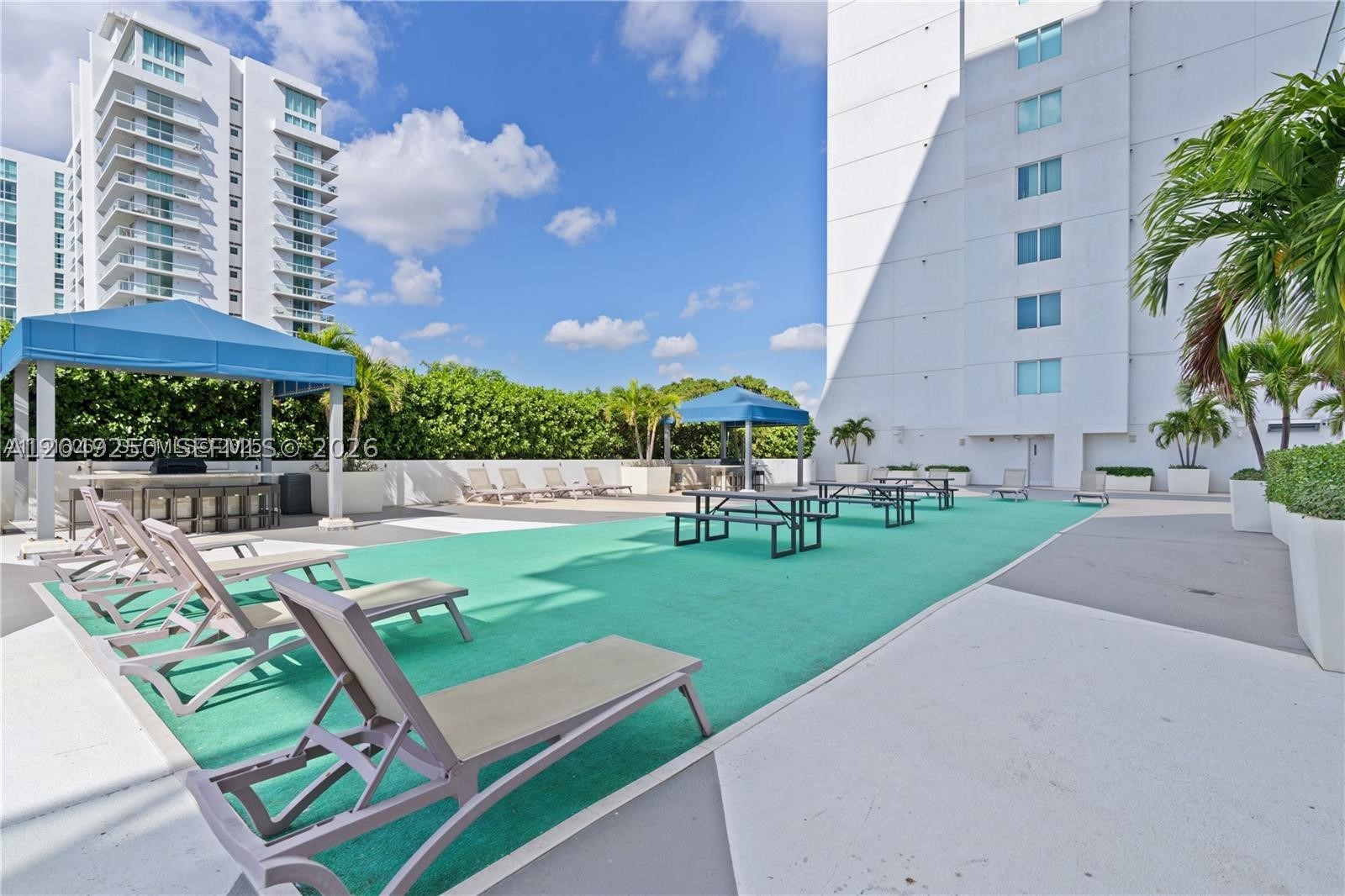 TERRAZAS RIVERPARK VILLAG - Residential Lease