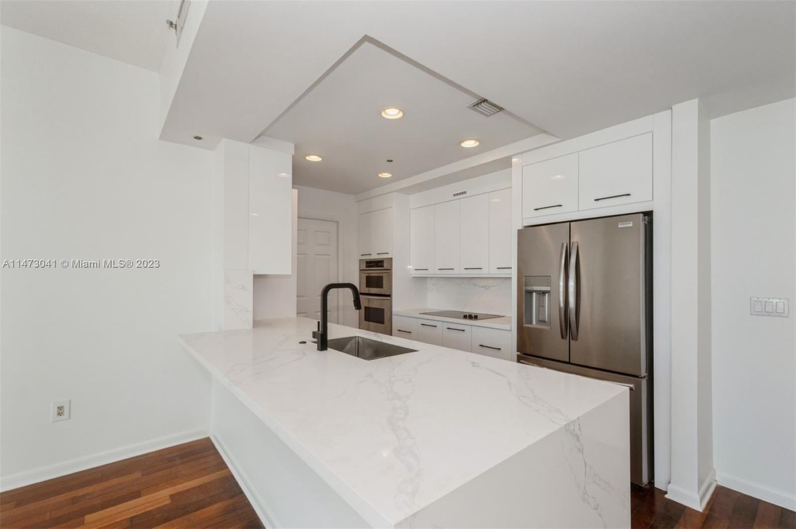 THE PORT RESIDENCES - Residential Lease