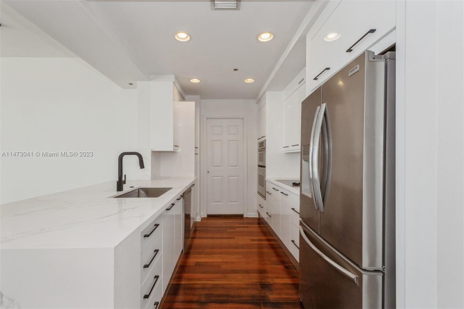 THE PORT RESIDENCES - Residential Lease