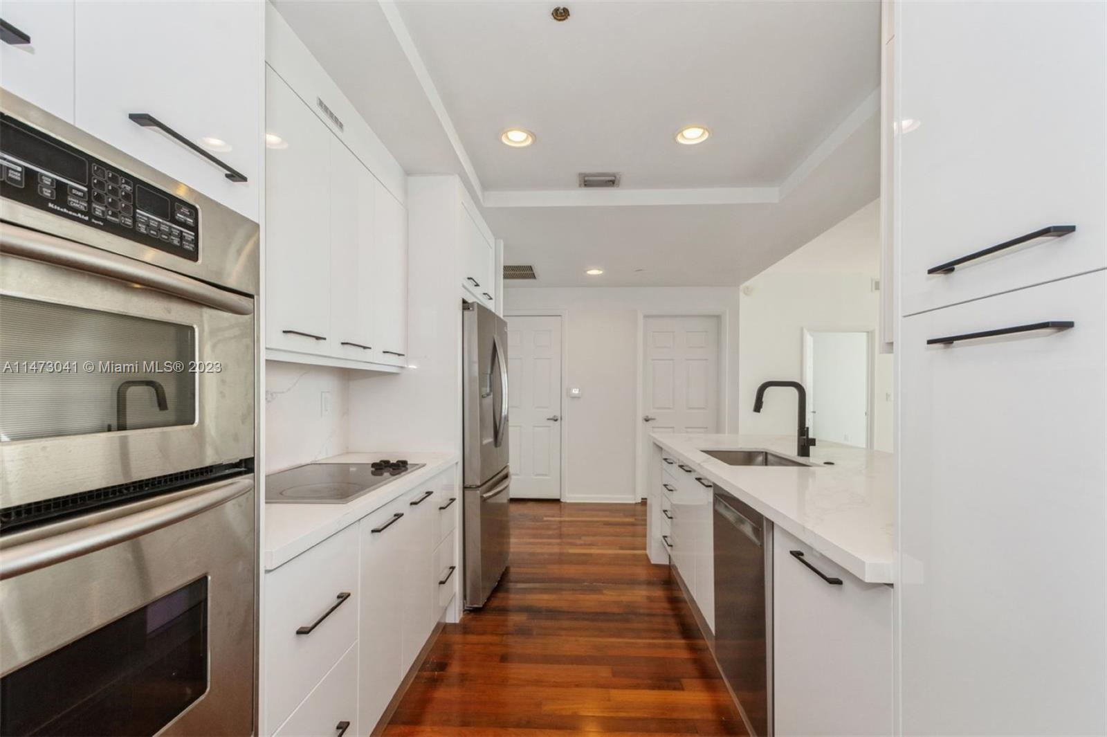 THE PORT RESIDENCES - Residential Lease