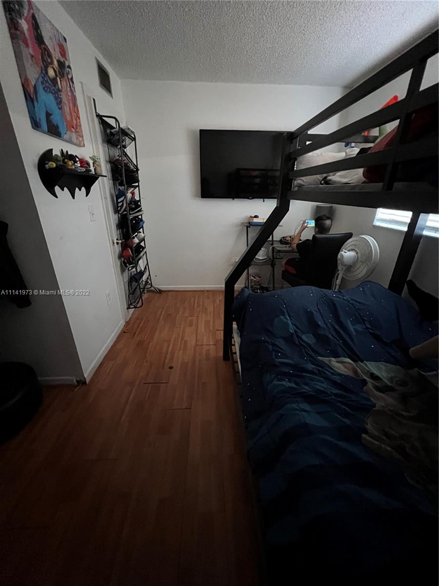 HORIZONS WEST CONDO #5 - Residential Lease