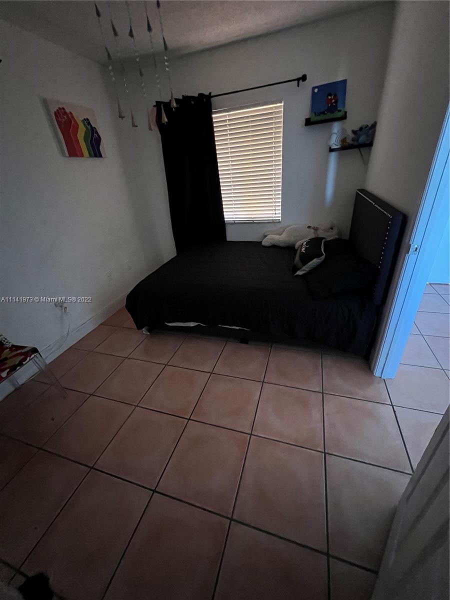 HORIZONS WEST CONDO #5 - Residential Lease