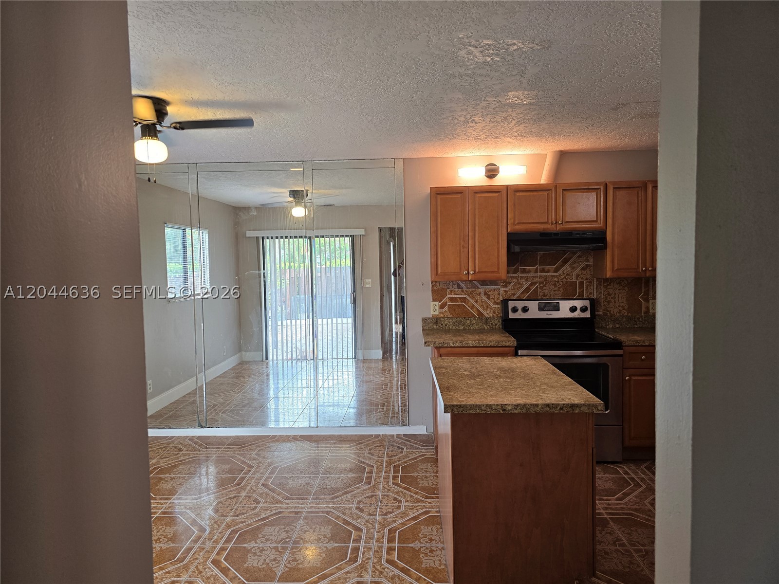 PT TR A NORTH LAUDERDALE - Residential