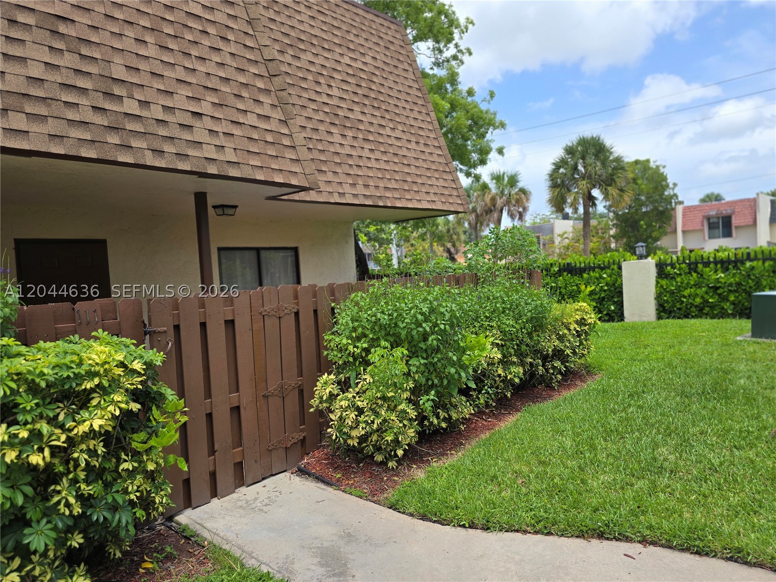 PT TR A NORTH LAUDERDALE - Residential