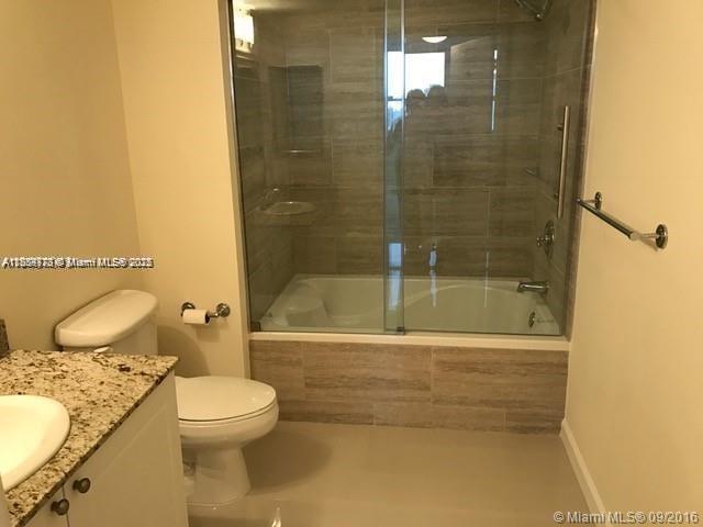 TURNBERRY ON THE GREEN CO - Residential Lease