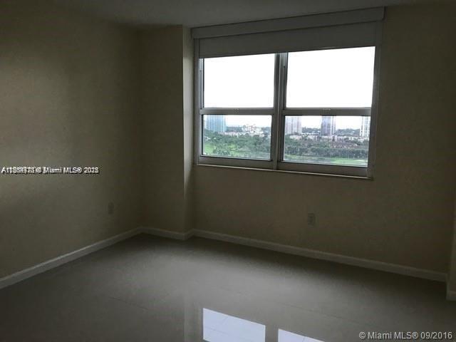 TURNBERRY ON THE GREEN CO - Residential Lease