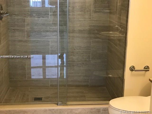 TURNBERRY ON THE GREEN CO - Residential Lease