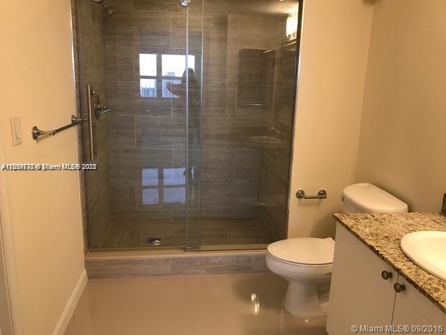 TURNBERRY ON THE GREEN CO - Residential Lease