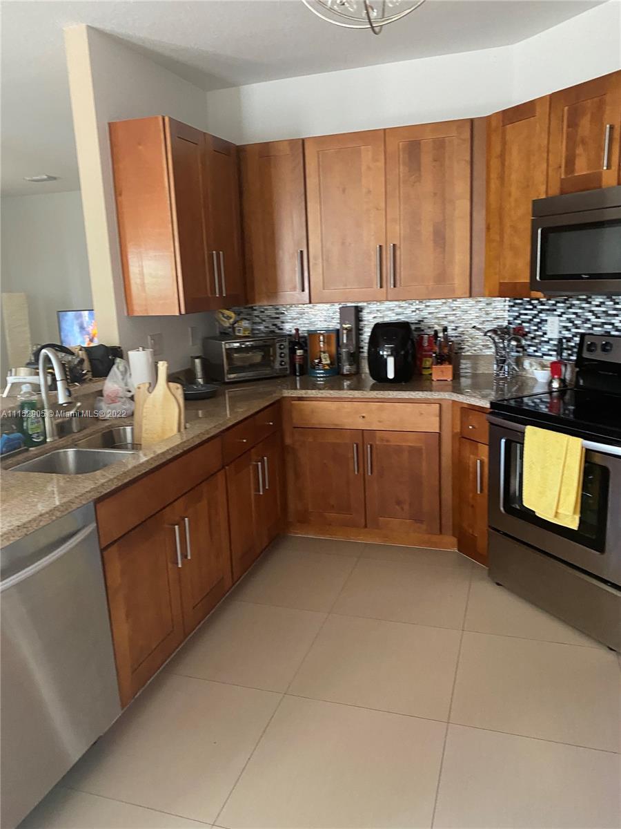 FONTAINEBLEAU WEST NORTH - Residential