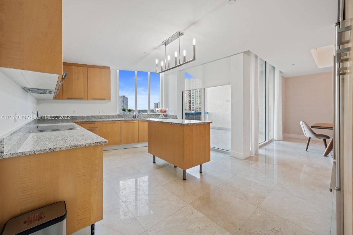 TDR TOWER III CONDO - Residential Lease