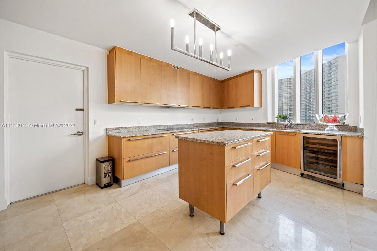 TDR TOWER III CONDO - Residential Lease