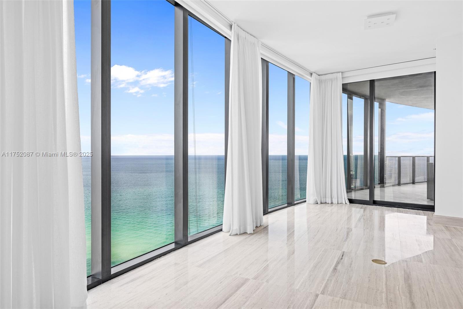 18555 COLLINS AVENUE COND - Residential