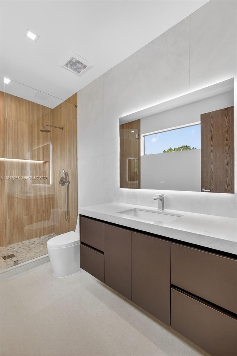PINEWOOD PLACE RESUB PT - Residential