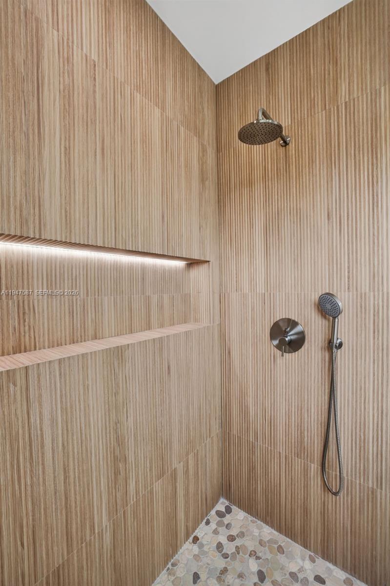 PINEWOOD PLACE RESUB PT - Residential