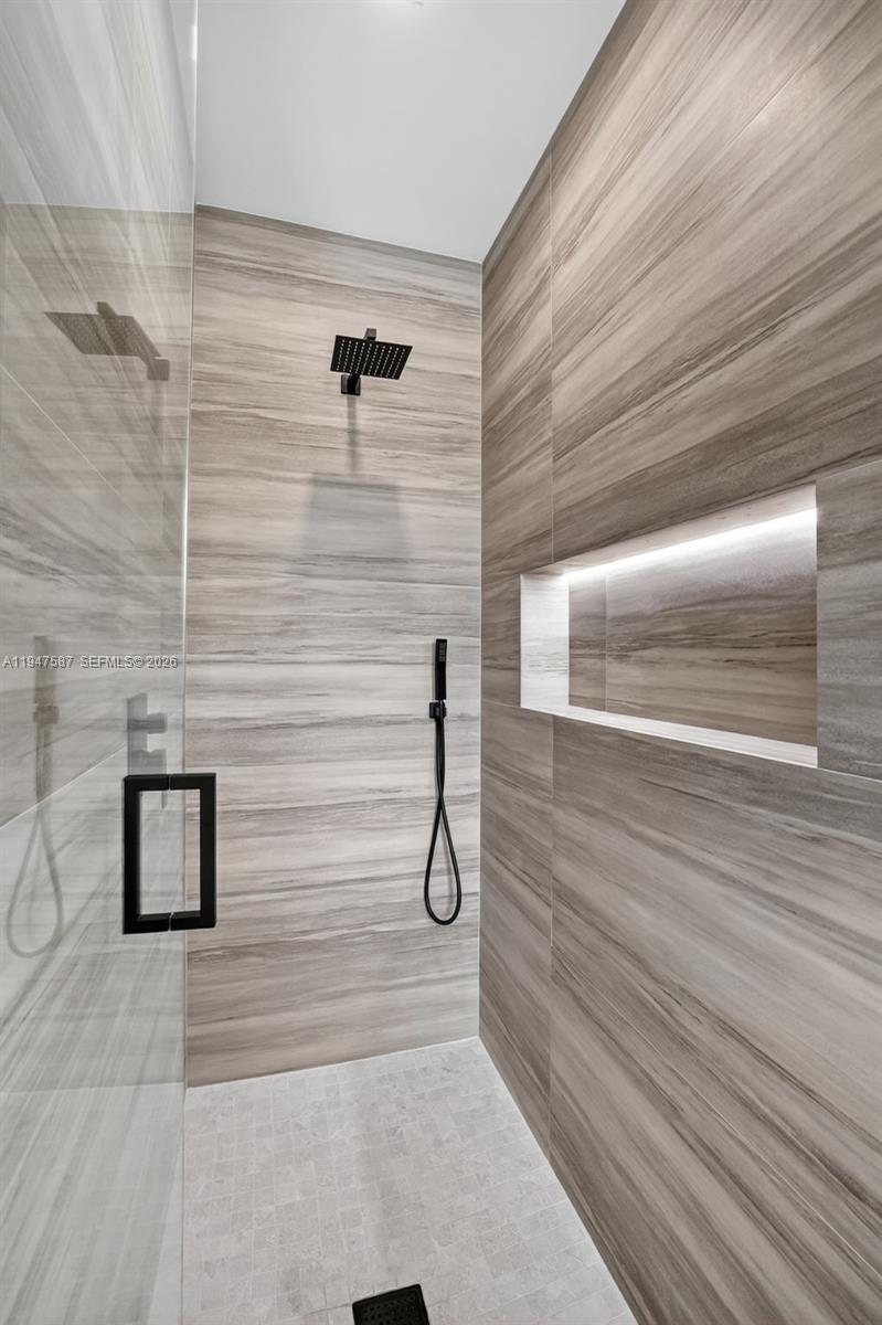PINEWOOD PLACE RESUB PT - Residential