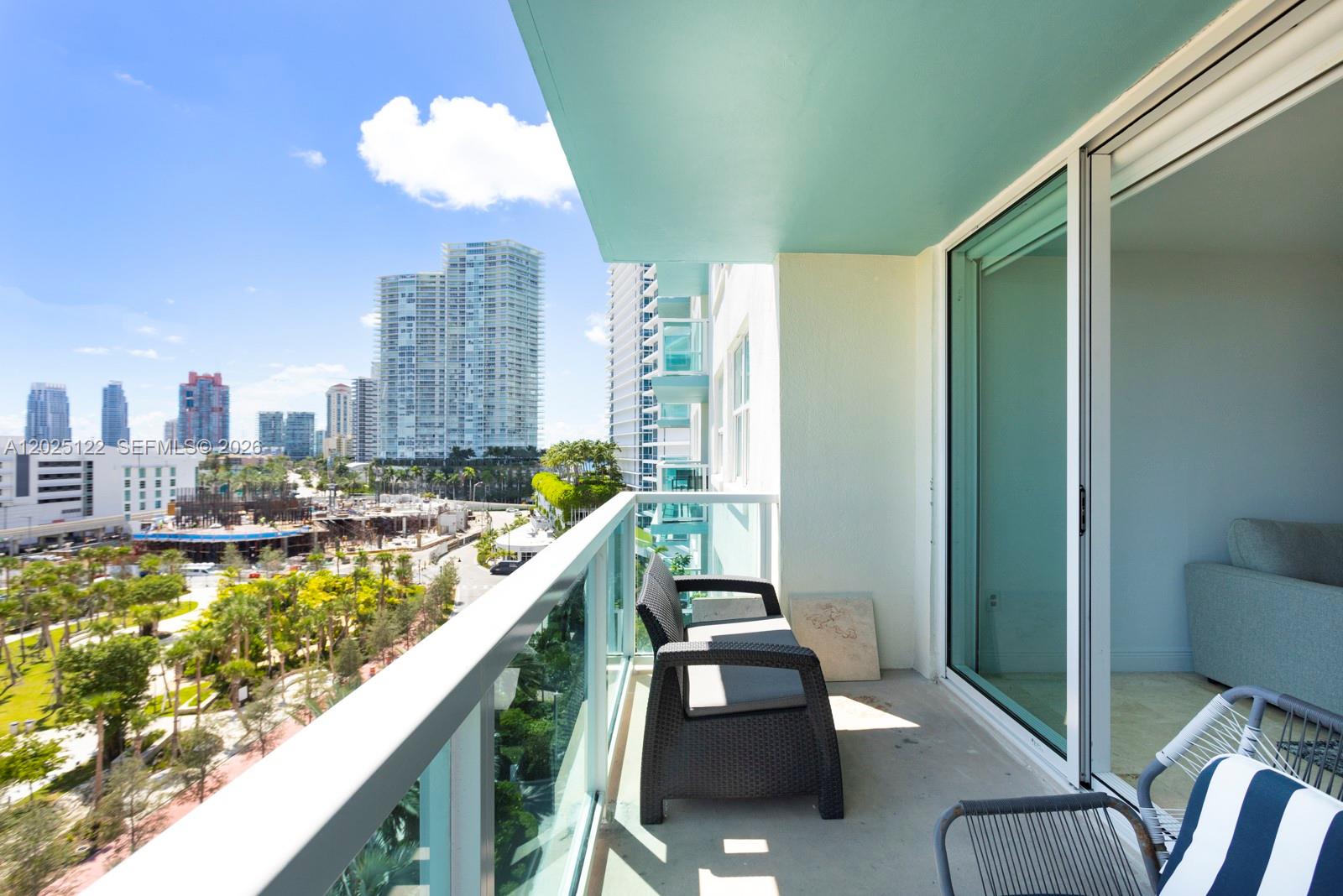 THE FLORIDIAN CONDO - Residential Lease