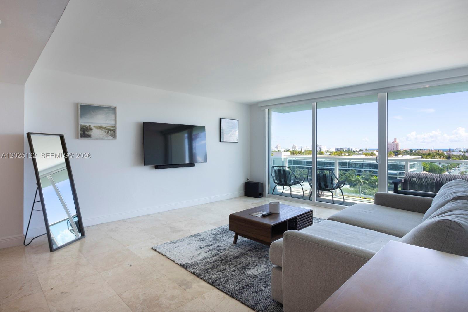THE FLORIDIAN CONDO - Residential Lease