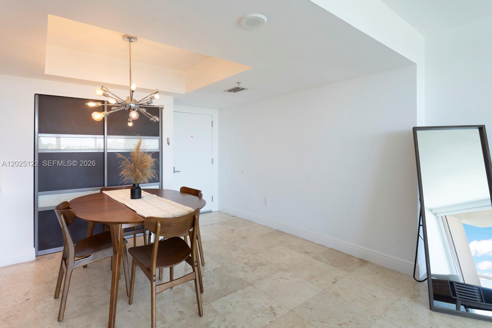 THE FLORIDIAN CONDO - Residential Lease