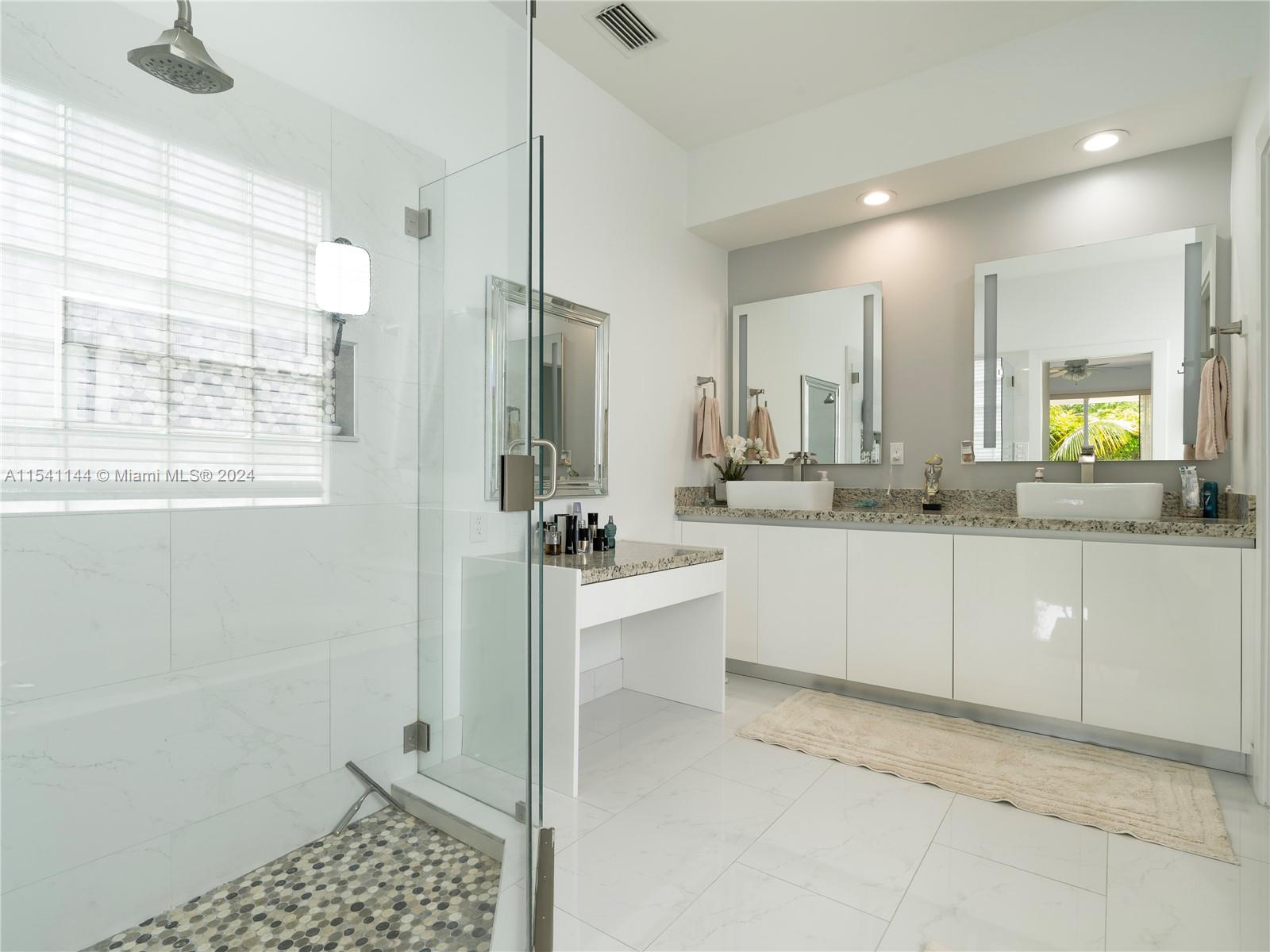 GATEWAY PALMS - Residential