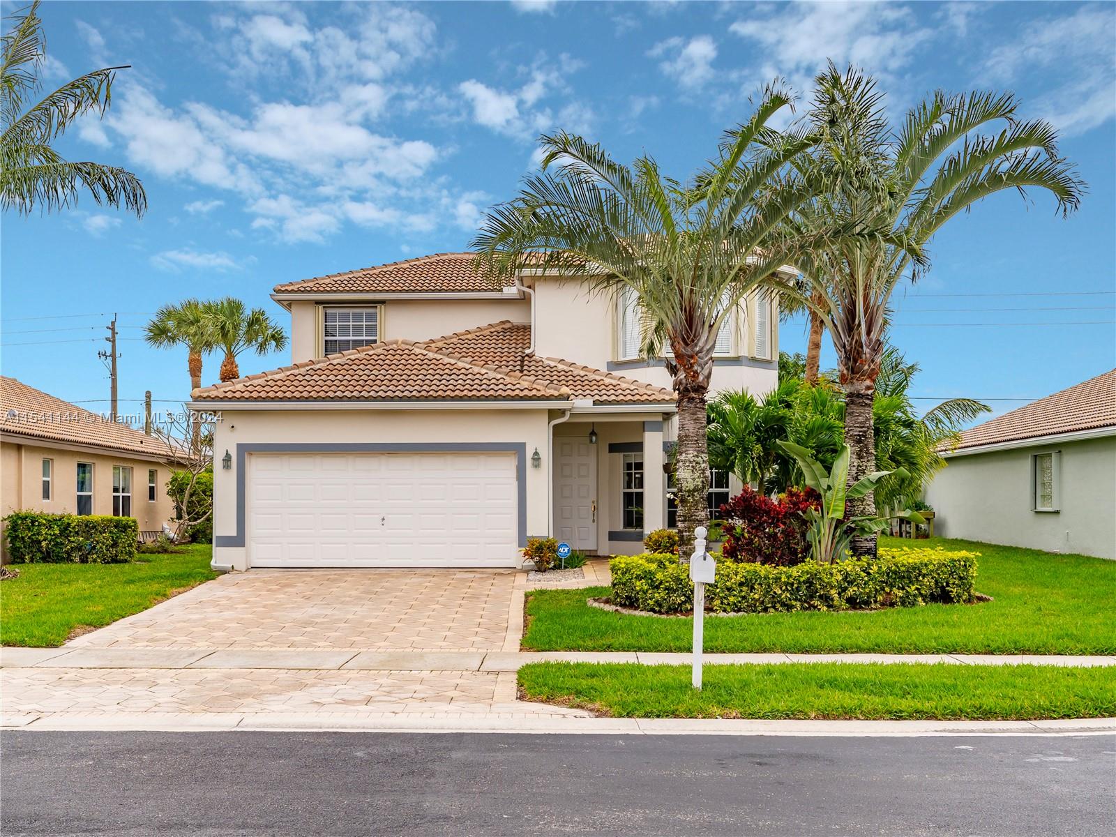 GATEWAY PALMS - Residential