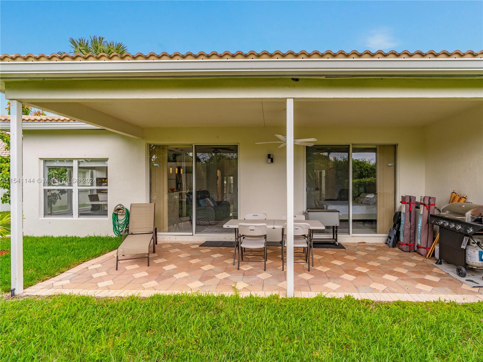GATEWAY PALMS - Residential
