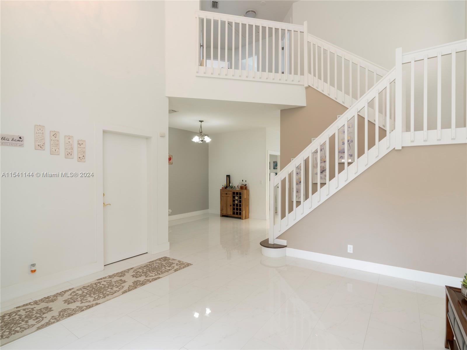 GATEWAY PALMS - Residential