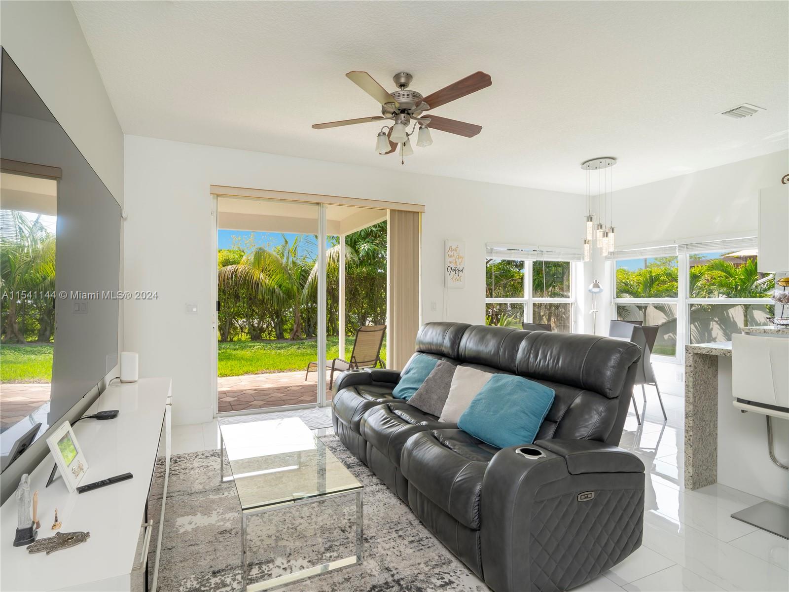 GATEWAY PALMS - Residential