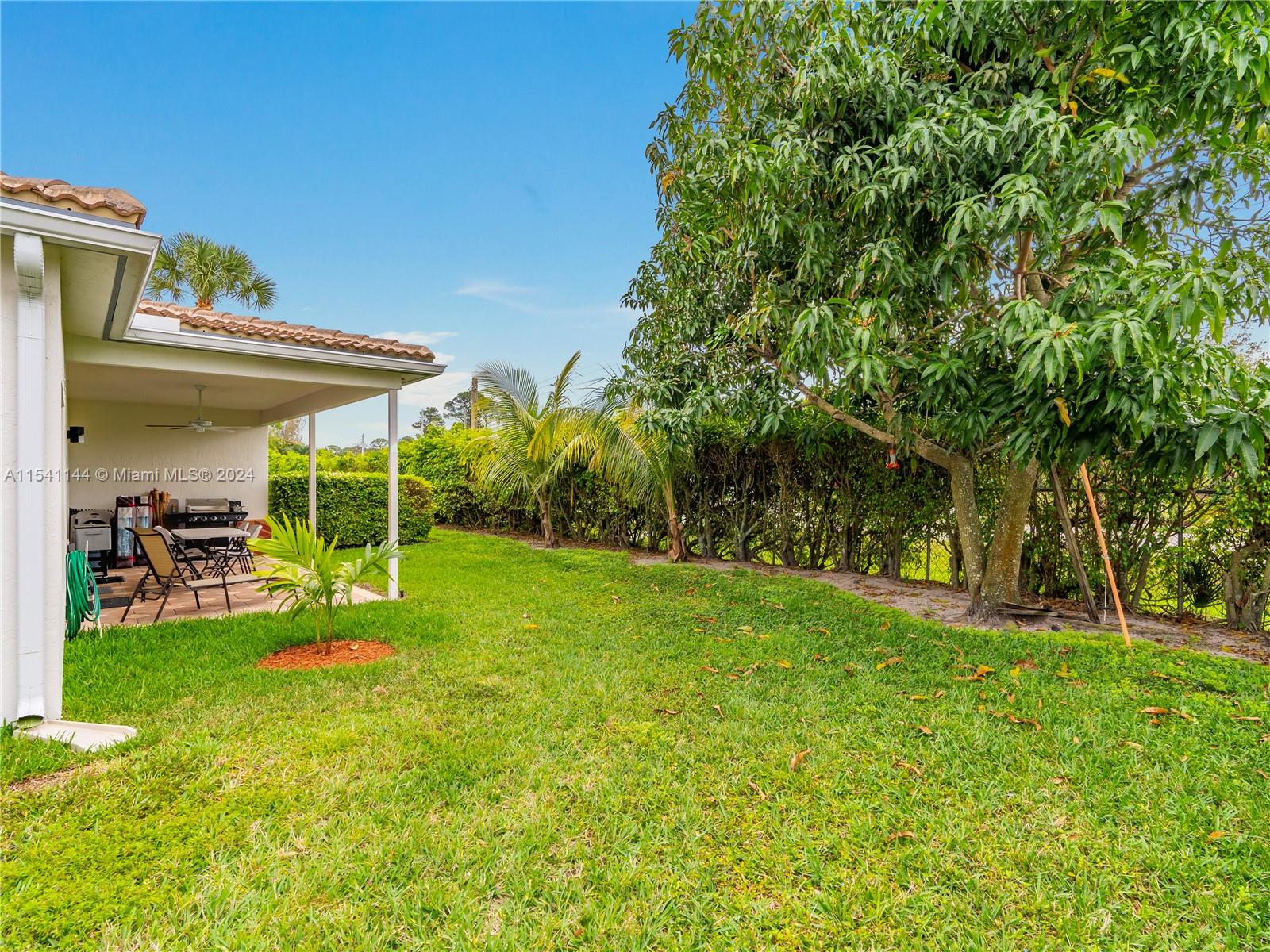 GATEWAY PALMS - Residential