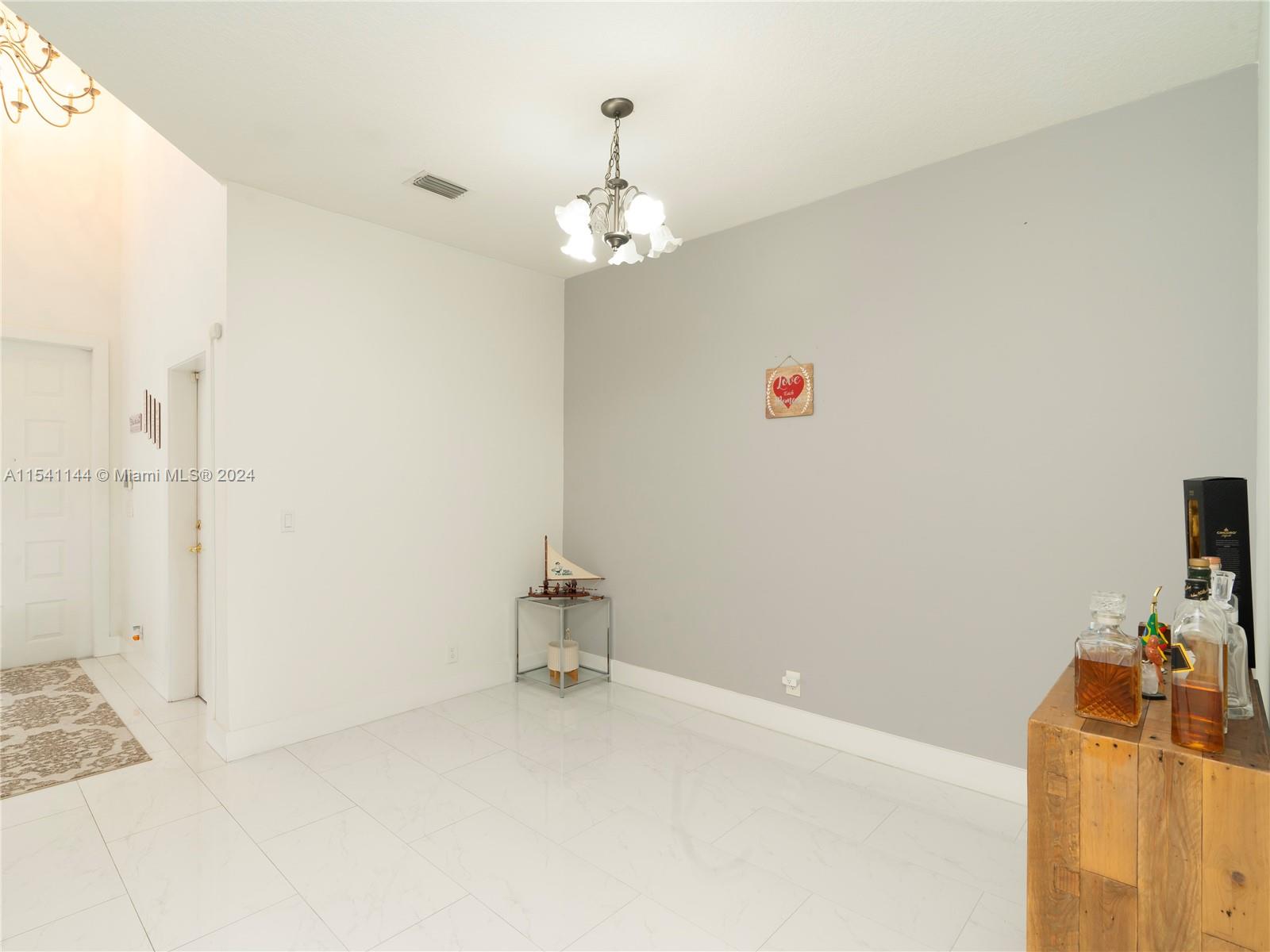 GATEWAY PALMS - Residential