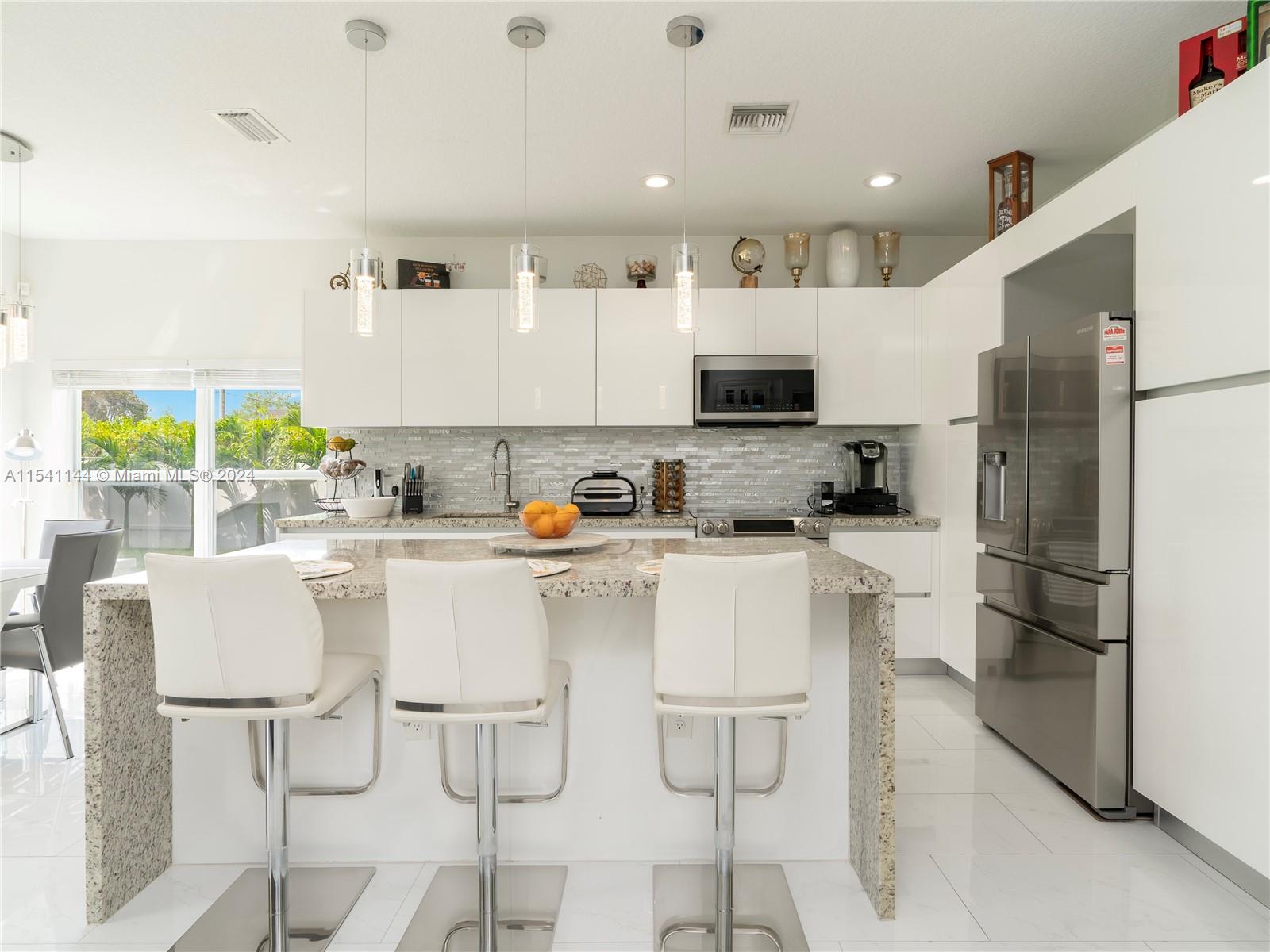GATEWAY PALMS - Residential