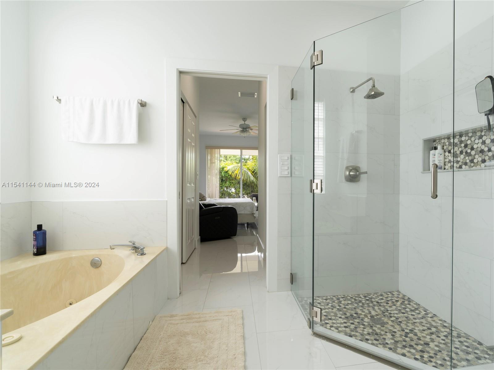 GATEWAY PALMS - Residential