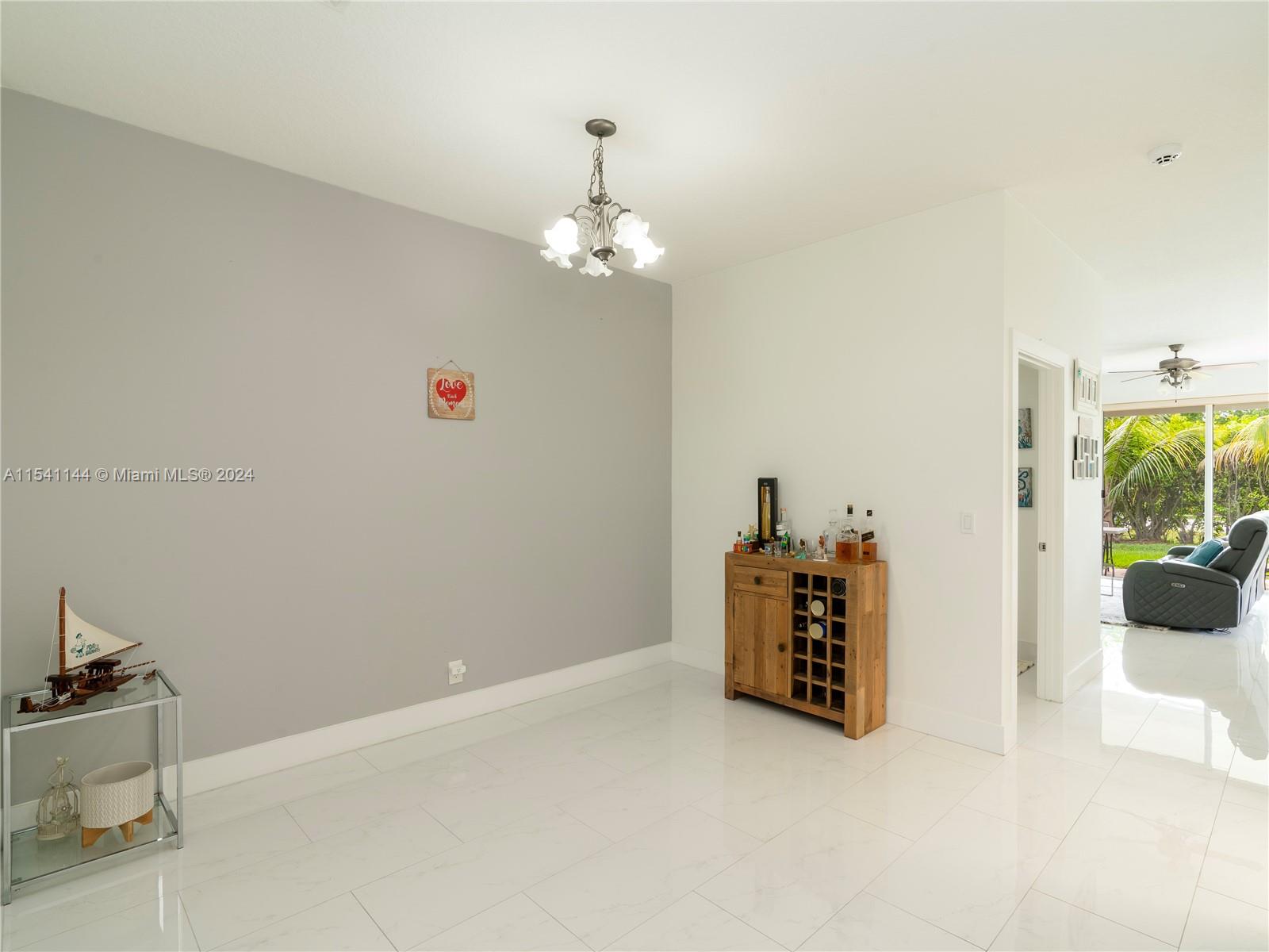 GATEWAY PALMS - Residential