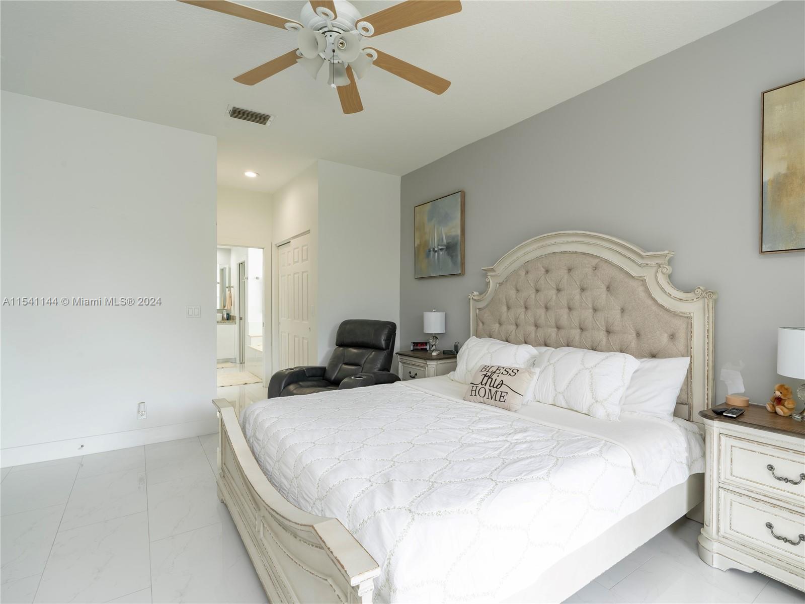 GATEWAY PALMS - Residential