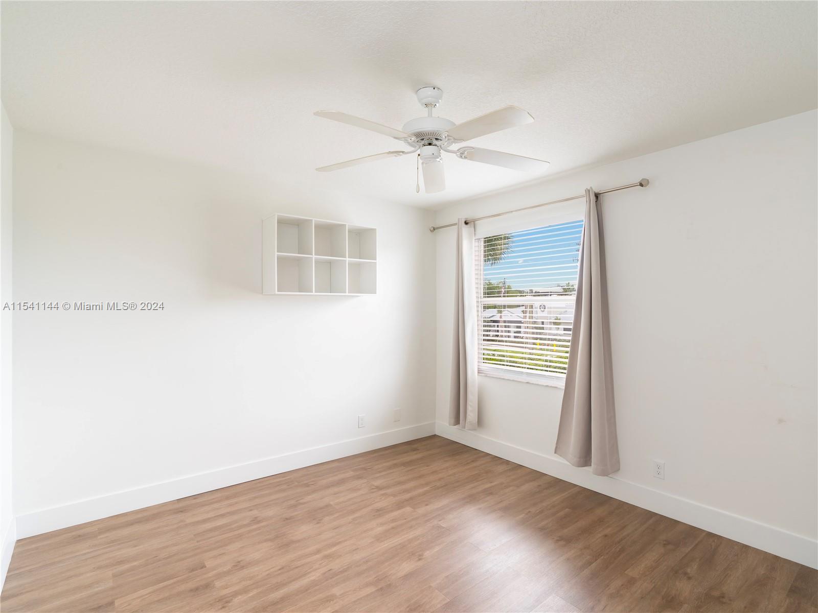 GATEWAY PALMS - Residential