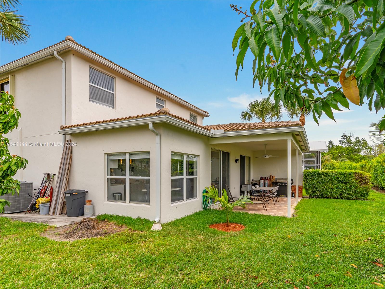 GATEWAY PALMS - Residential