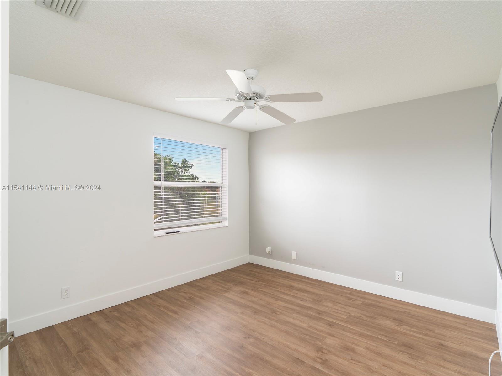 GATEWAY PALMS - Residential