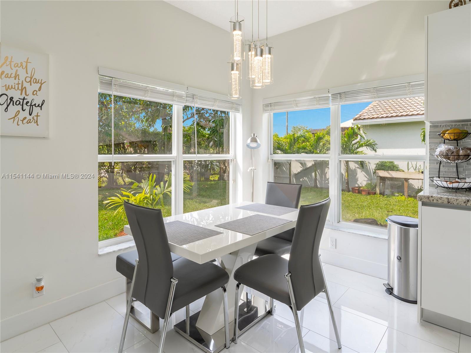 GATEWAY PALMS - Residential