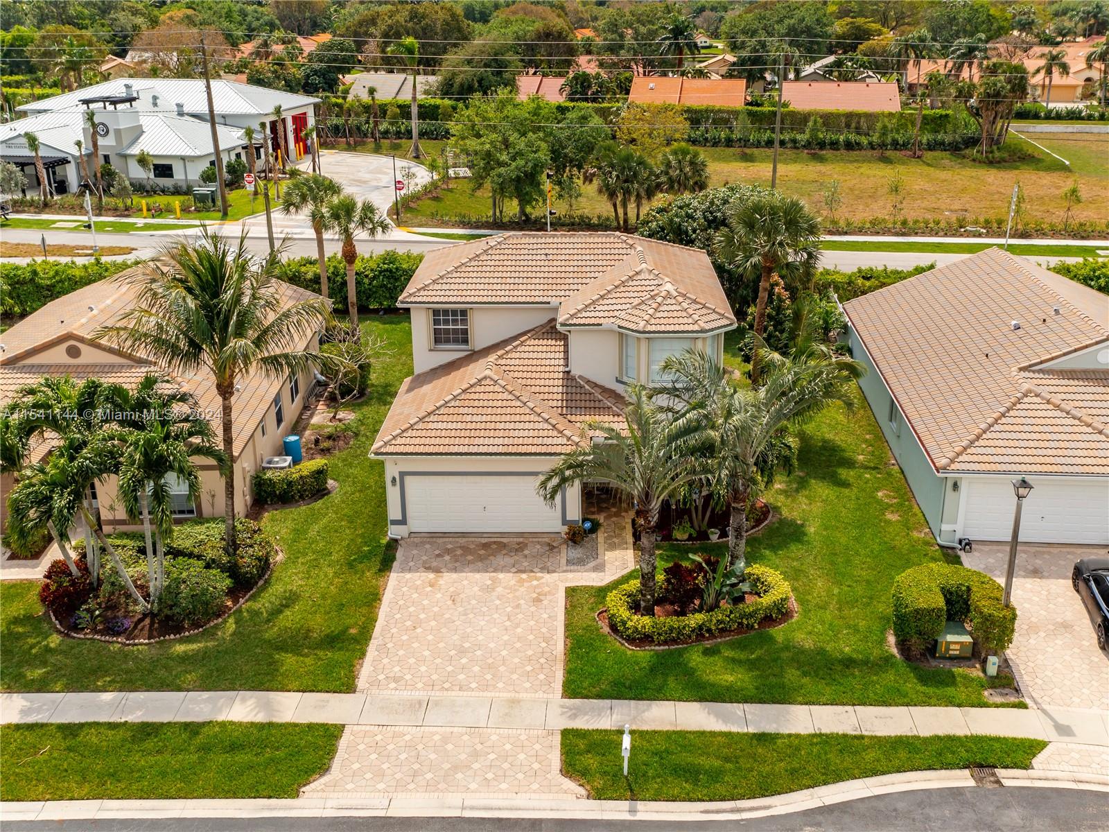 GATEWAY PALMS - Residential