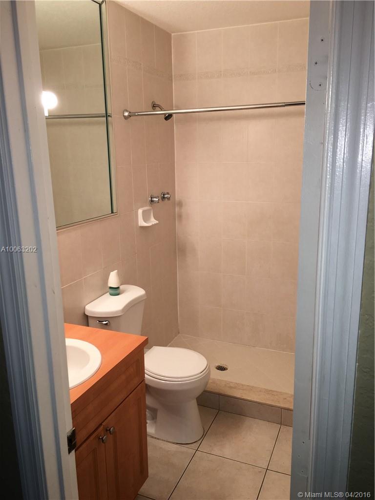 Venetian Palms Condo - Residential Lease