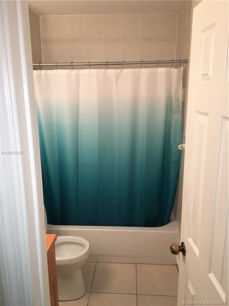 Venetian Palms Condo - Residential Lease