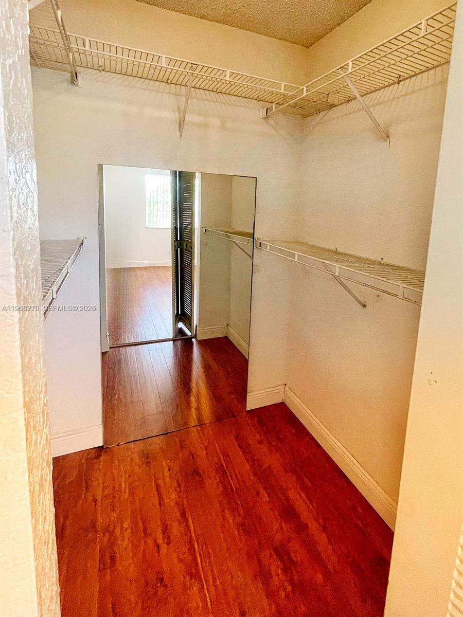 LAKEVIEW CLUB CONDO - Residential Lease
