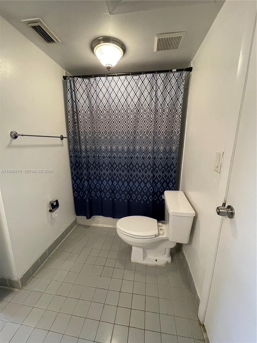LAKEVIEW CLUB CONDO - Residential Lease