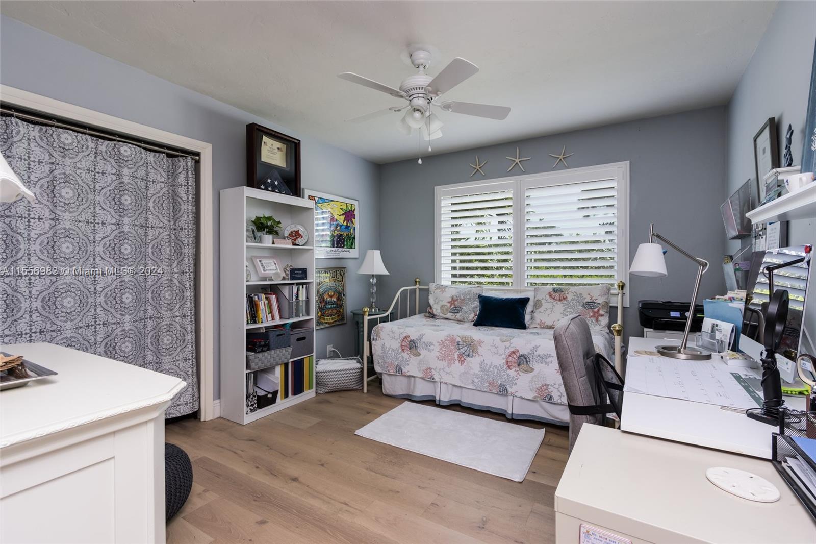 CORAL SHORES - Residential
