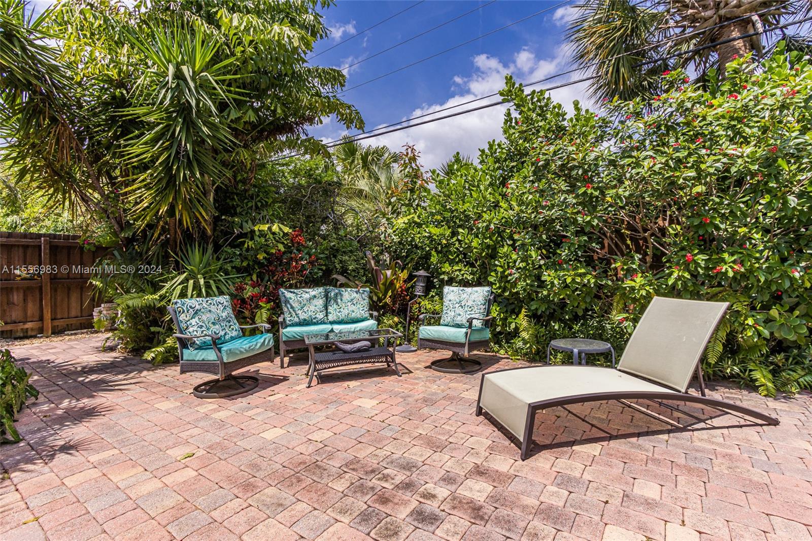 CORAL SHORES - Residential