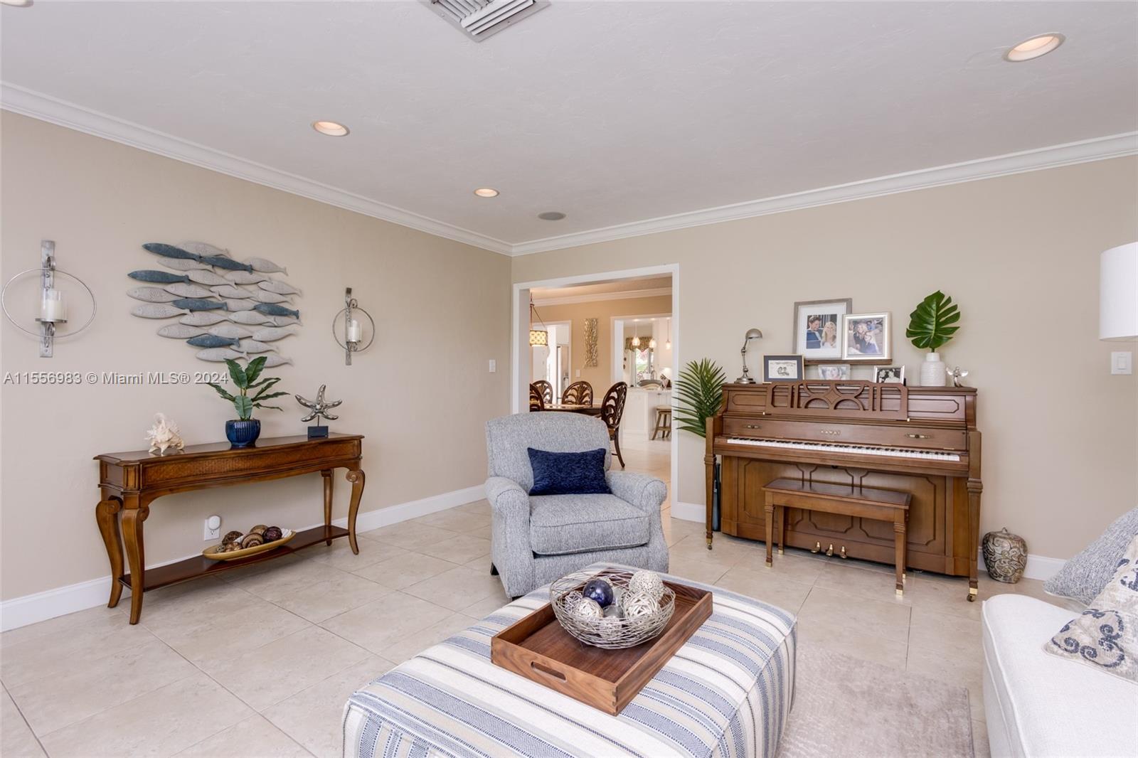 CORAL SHORES - Residential